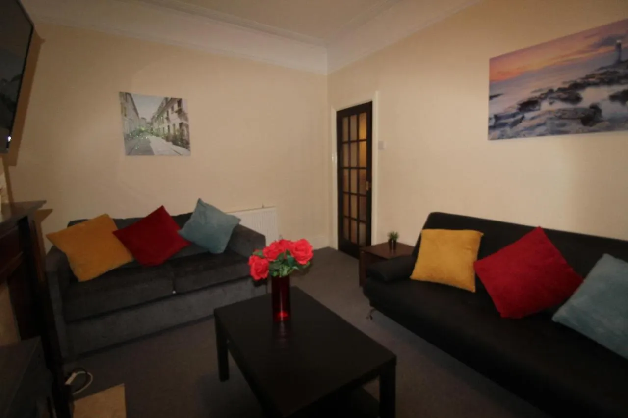 בית נופש הוילה שפילד Sheldon House בריטניה